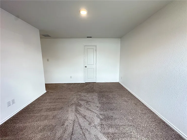 1203 Athena Dr — Photo 18
