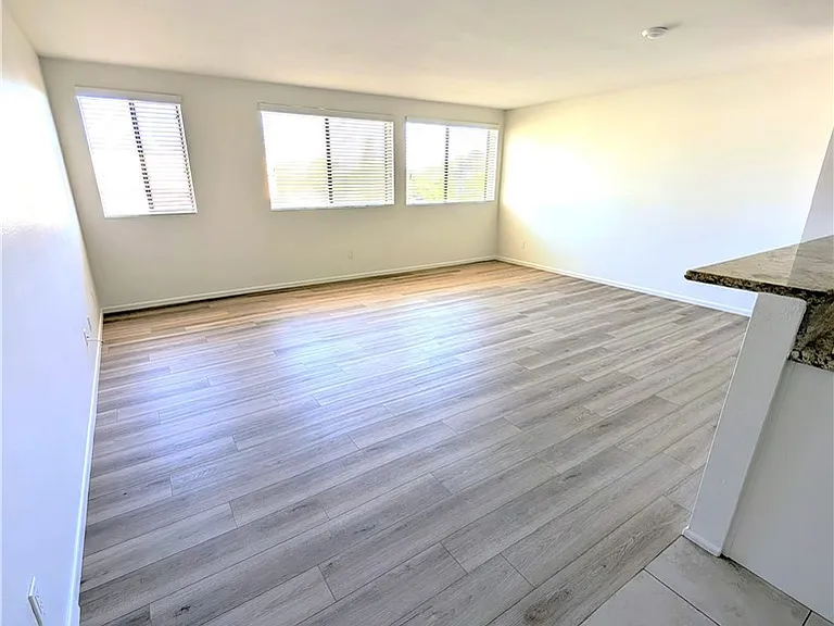 17330 Chatsworth St #9 — Photo 3