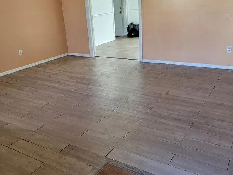 411 Vintage Rd — Photo 3