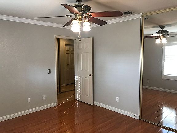 Bedroom #3 Mirror Doors/Fan