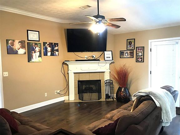 3rd image of 1236 Pondcypress Dr