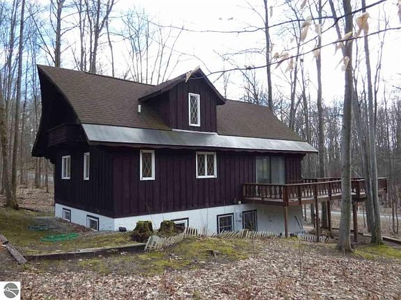 2nd image of 2676 Banhof Ln