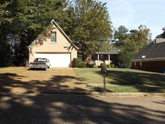 3rd image of 9092 Shadow Oaks Ln