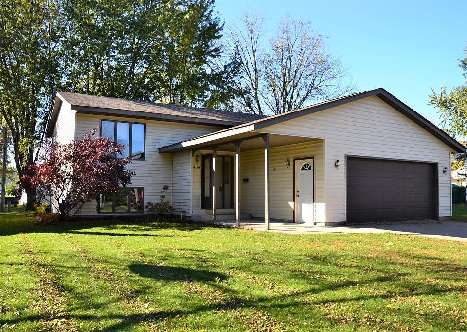 1st image of 414 2nd St SW