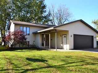 414 2nd St SW, Montgomery, MN 56069