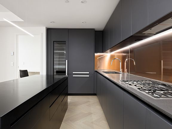 3rd image of 1480 Howe St #5106