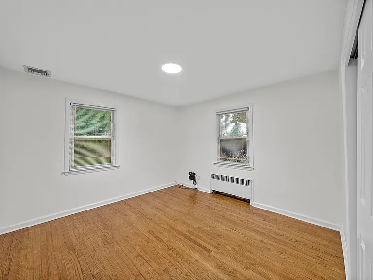 160 Magnolia Ave — Photo 12