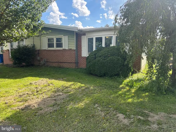 24 S Biesecker Rd, York, PA 17408