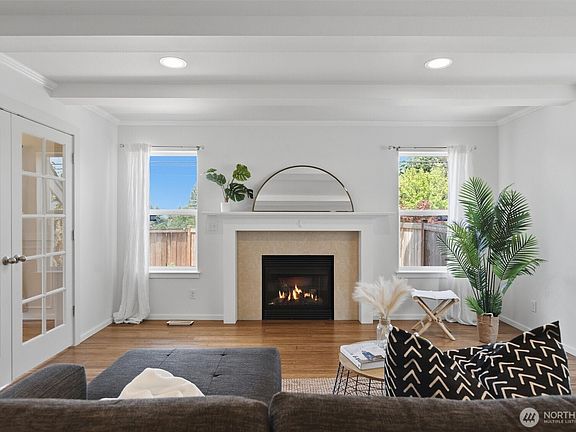4th image of 1601 NE Sarai Court