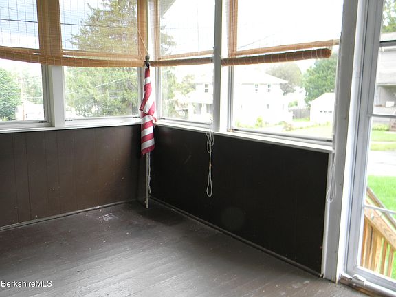 4th image of 45 Otis Ave