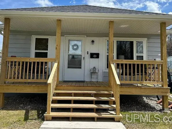 127 Briar Hill St, Crystal Falls, MI 49920