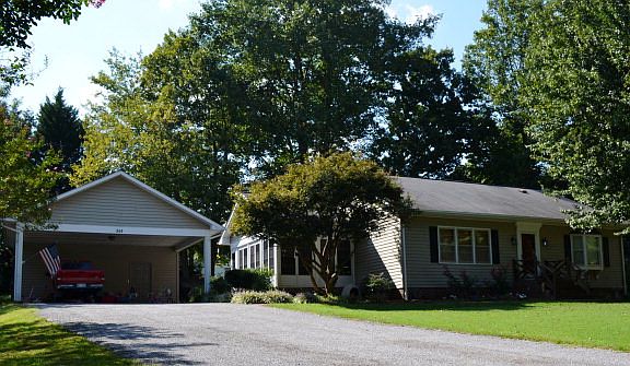 5th image of 361 Plaza Dr