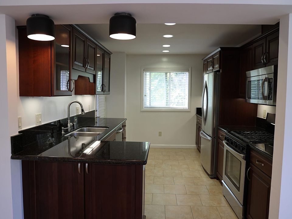 1st image of 11339 Venice Blvd #4