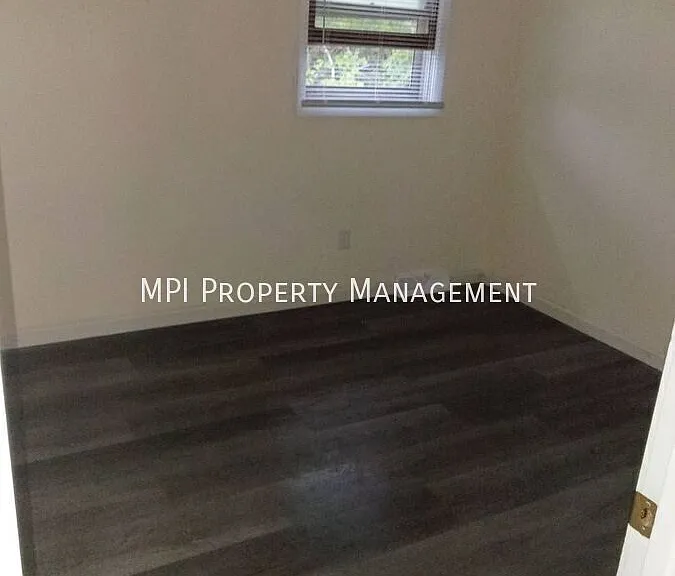 9519 W Bradley Rd — Photo 3