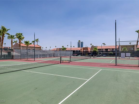 3rd image of 5361 Indian River Dr Unit 332