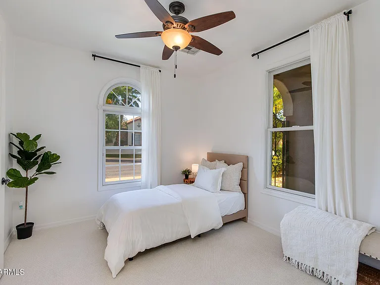 904 E Mead Dr — Photo 18