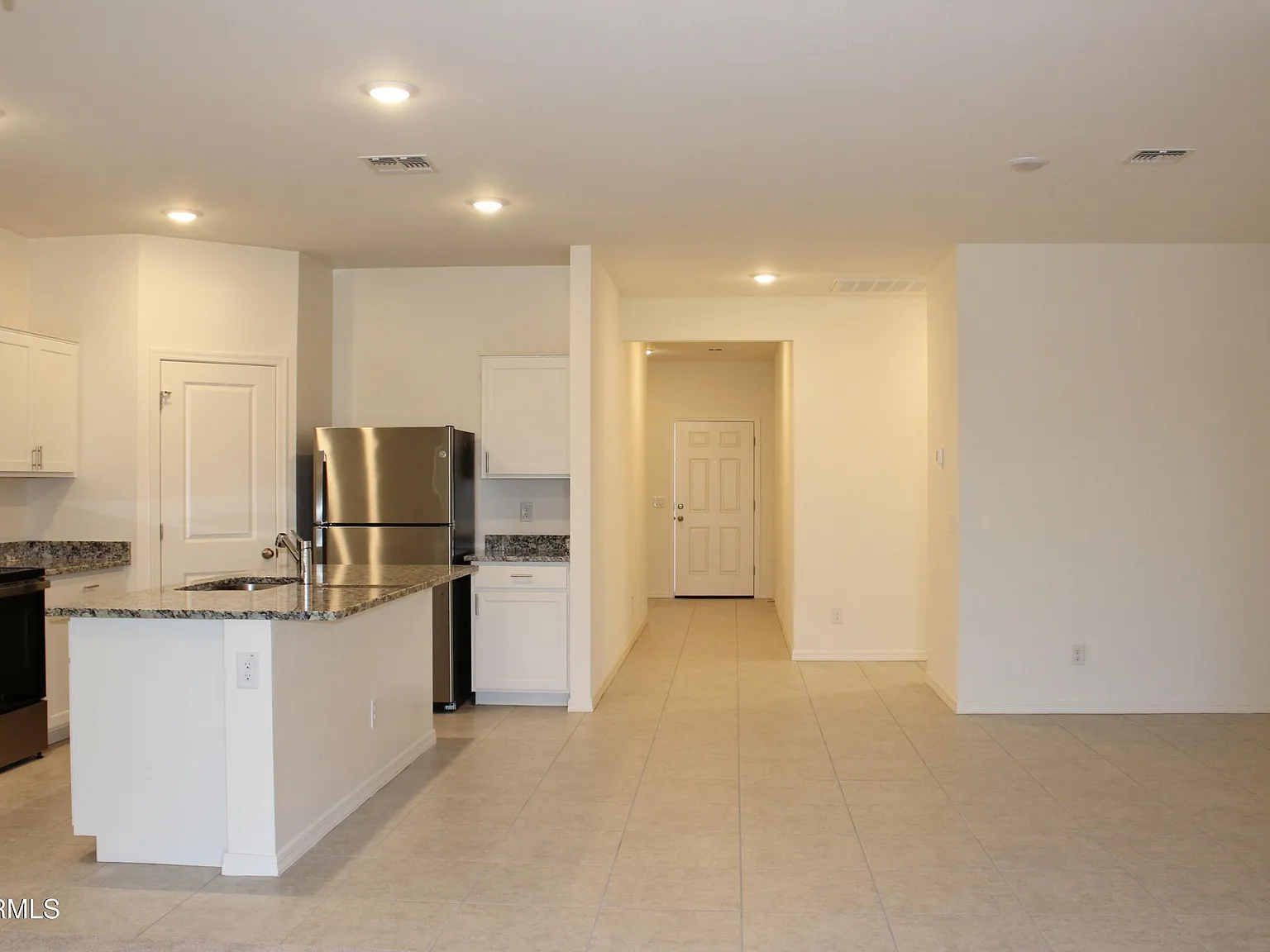 3 bed, 2.0 bath, 1662 sqft, $1,950 — Photo 3