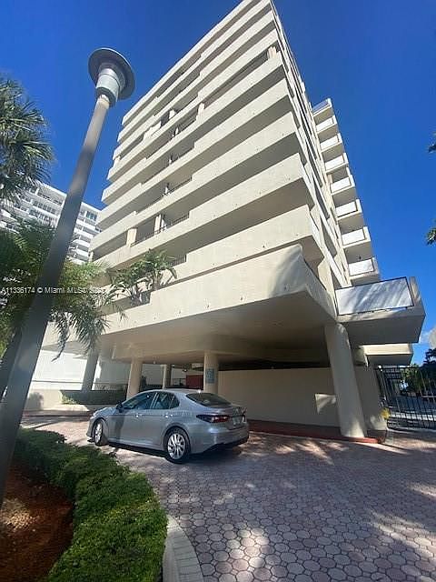 1st image of 1623 Collins Ave APT 518