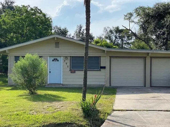 295 E Clover St, Bridge City, TX 77611