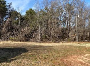 1165 Gibbs Rd, Wellford, SC 29385