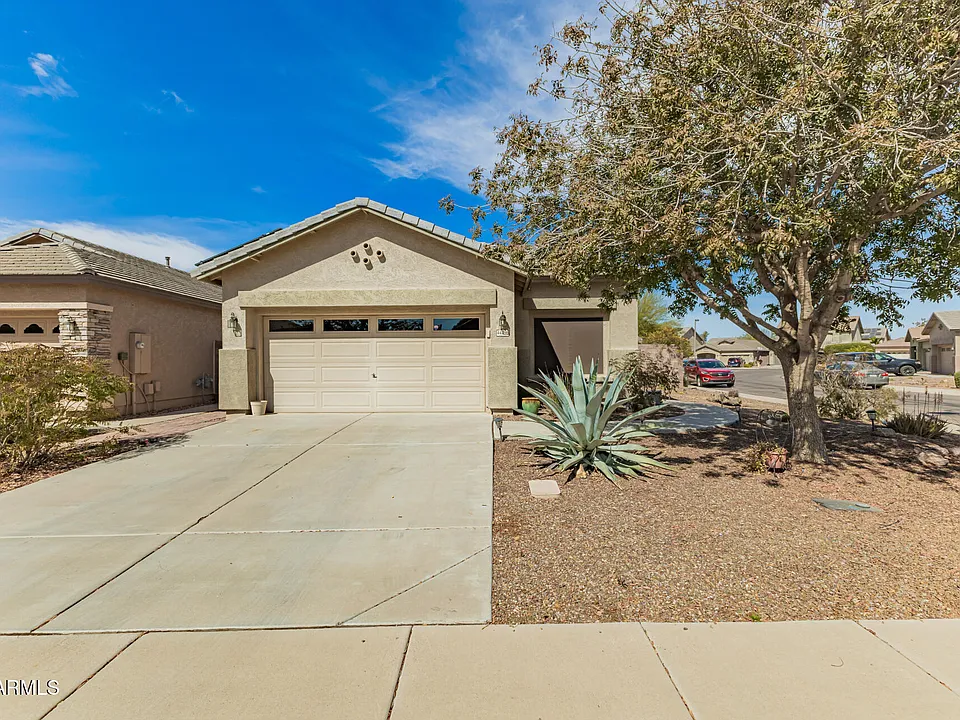 44296 W Desert Plant Trl
