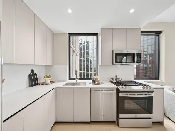 567 Fulton Street image 3 of 29