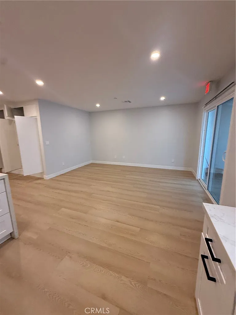 4 bed, 1744 sqft, $4,350 — Photo 4