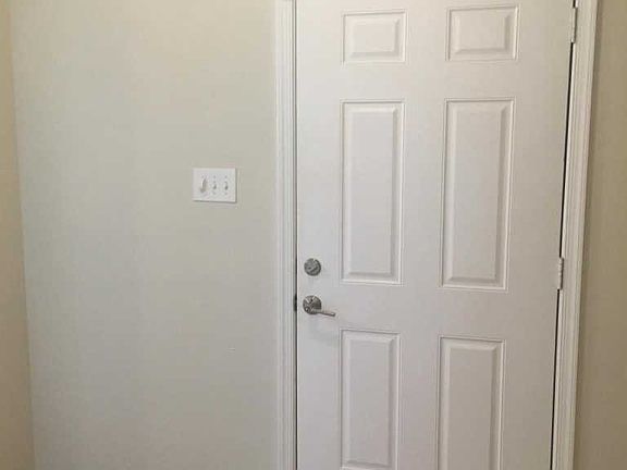 2nd image of 2933 Cashel Ln
