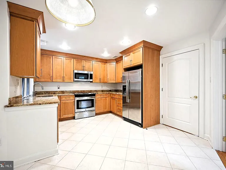 5330 Connecticut Ave NW — Photo 16