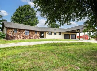 283 Bellflower Ln, Marshfield, MO 65706