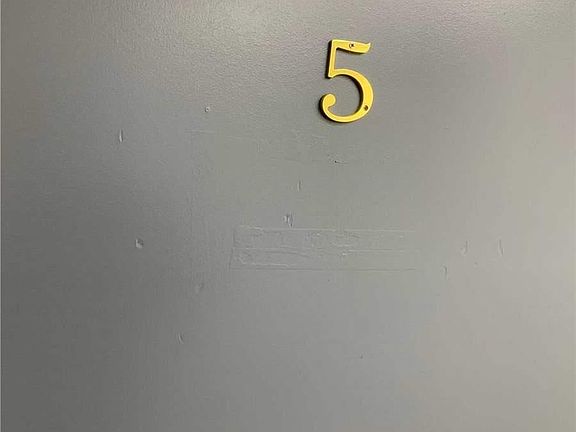 2nd image of 37-39 Glen St #5