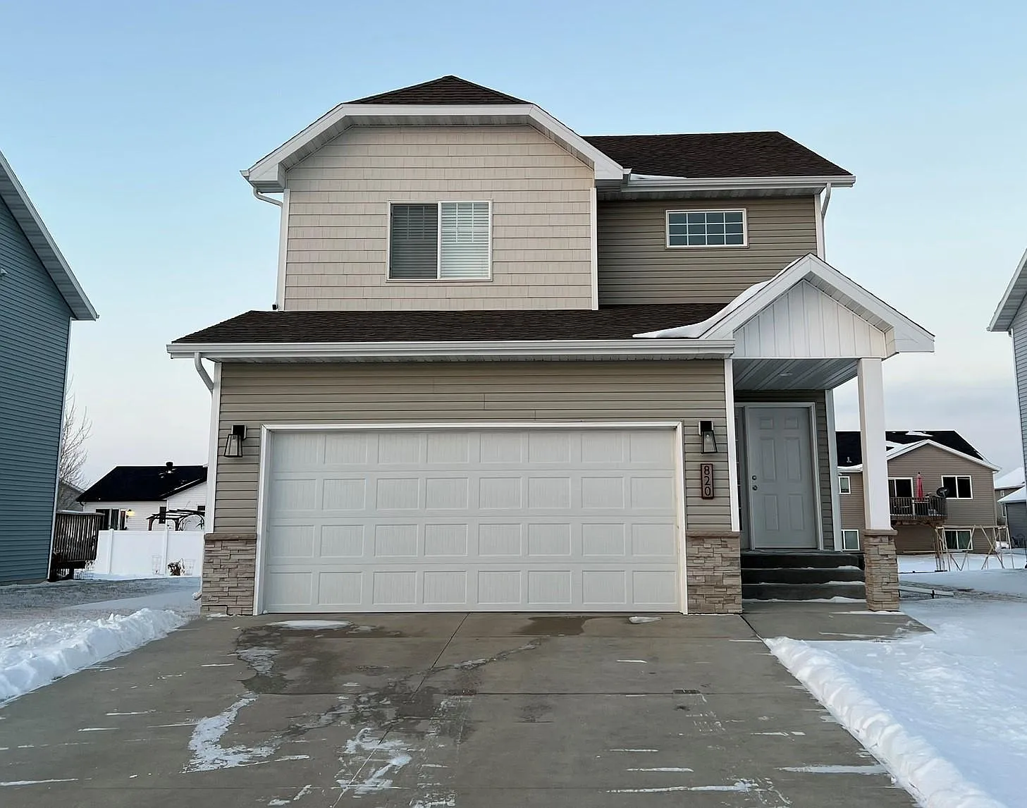 820 Cathy Dr W — Photo 1