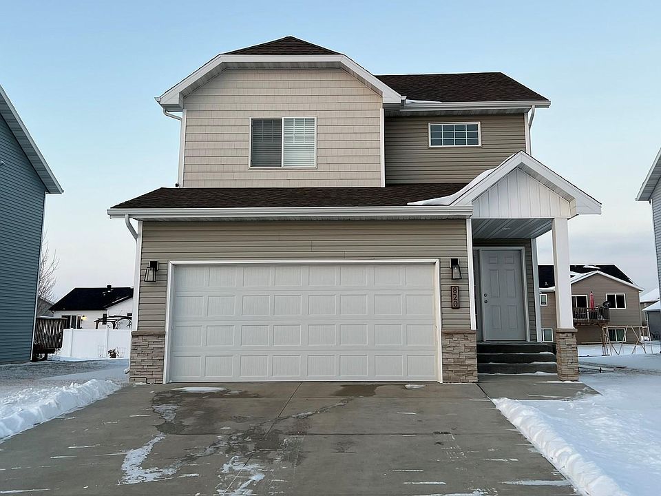 1st image of 820 Cathy Dr W