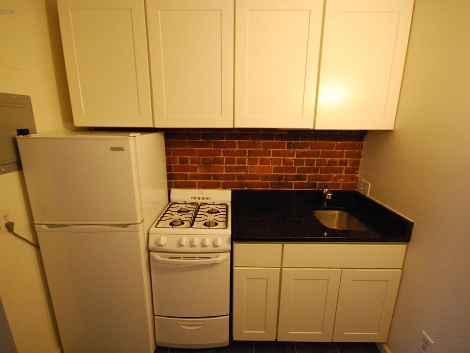 2nd image of 173 Marlborough St APT 34