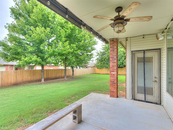 5th image of 1417 SW 133rd St