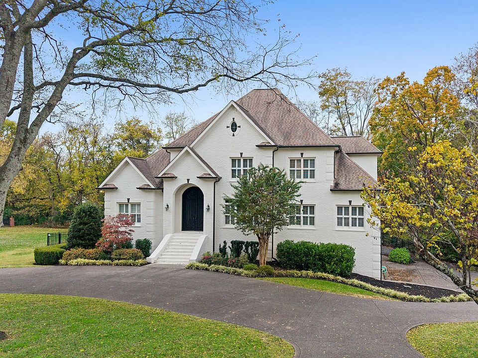 1st image of 828 Woodburn Dr