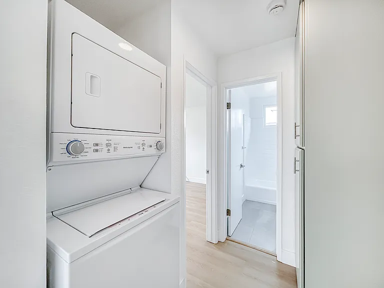 10863 Walnut St — Photo 6