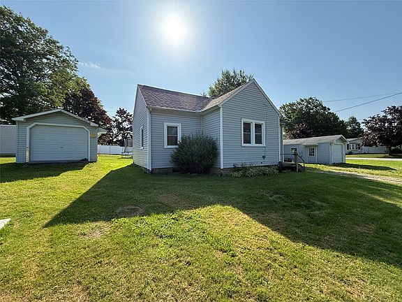3rd image of 3519 Hampshire Rd
