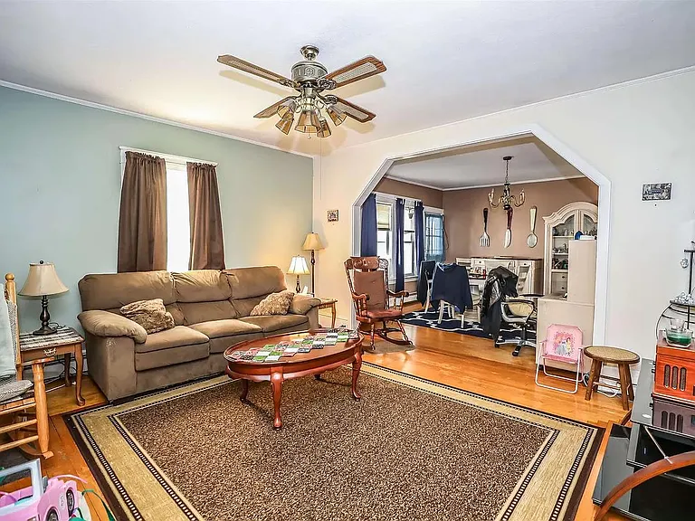 728 Dix St — Photo 8