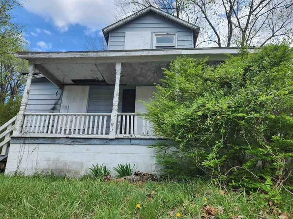 1615 E Main St, Waynesboro, VA 22980