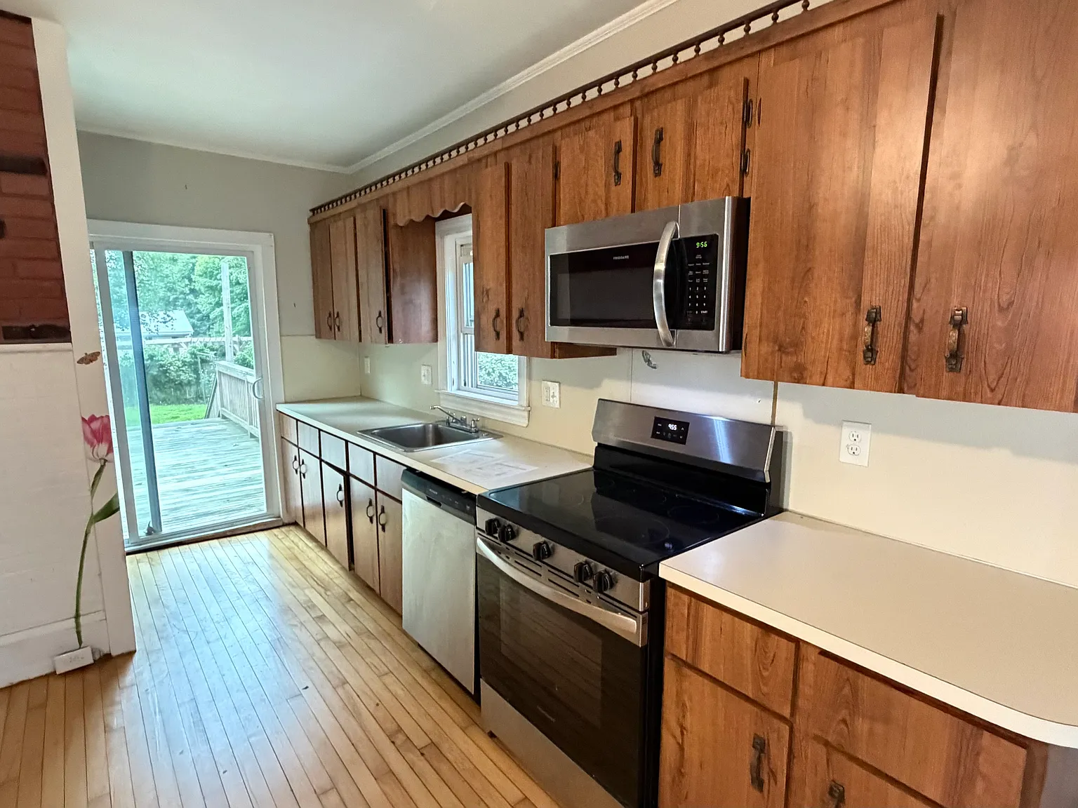 3 bed, 1200 sqft, $3,000 — Photo 3