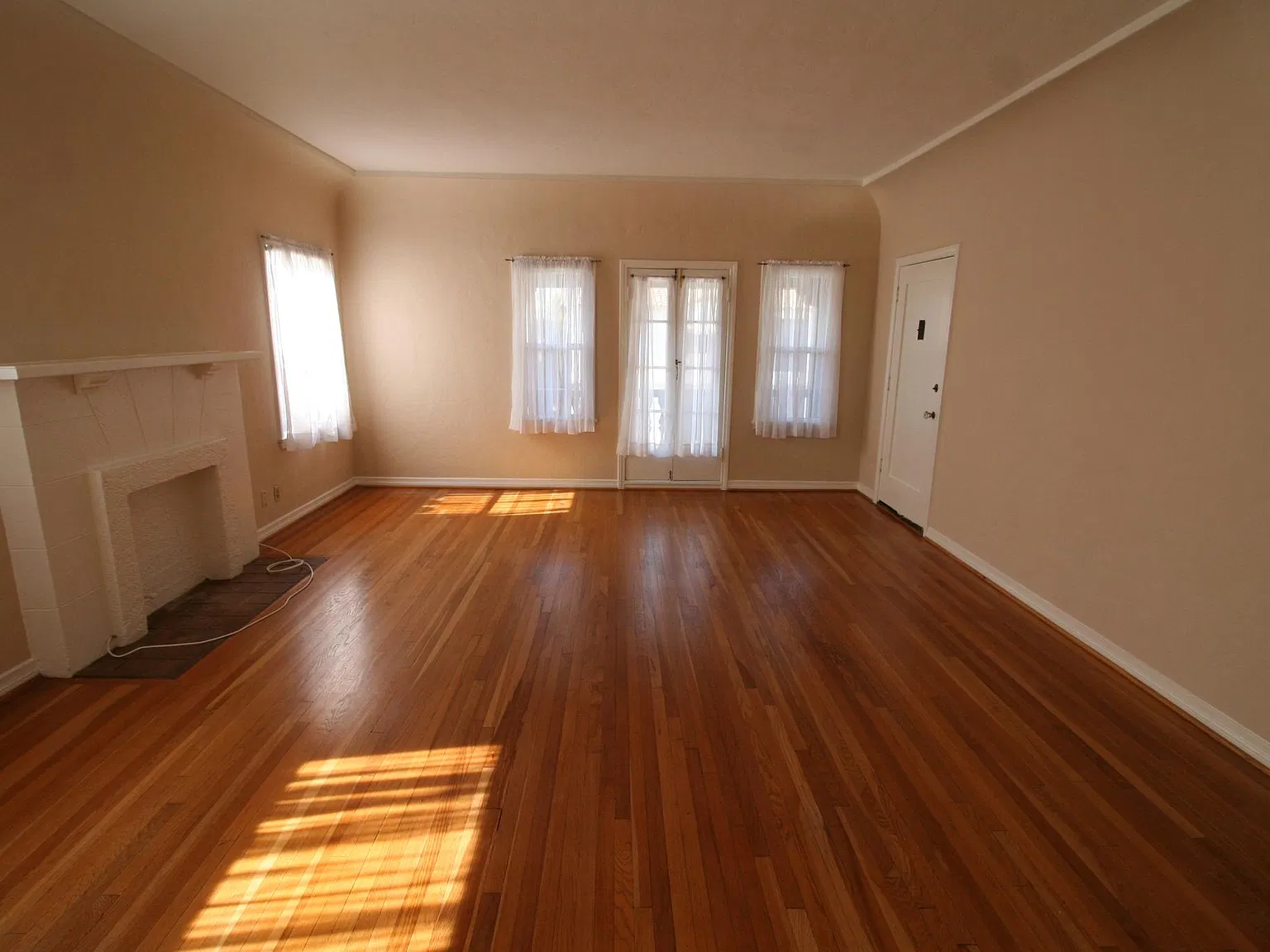 2 bed, 1.5 bath, 1500 sqft, $3,600 — Photo 4