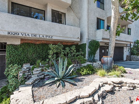 3rd image of 1029 Via De La Paz Unit 326