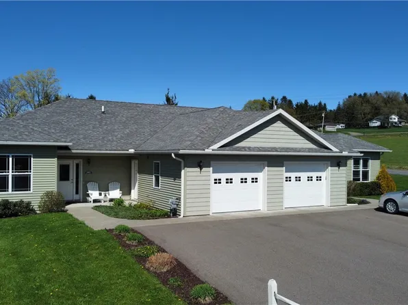 4275 Bell Crest Dr, Cortland, NY 13045