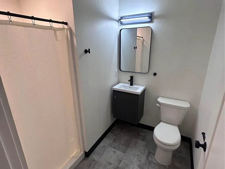512 Quincy St — Photo 6