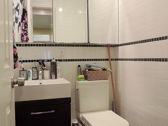 5th image of 168 Ludlow St APT 14