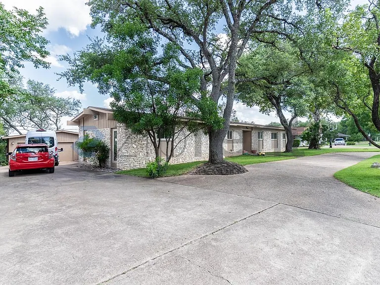 6501 Mesa Dr — Photo 30