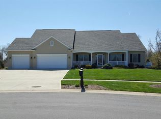 1032 Eagle Ridge Dr, Huron, OH 44839