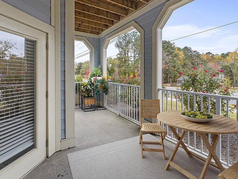 Relax outdoors without leaving home.