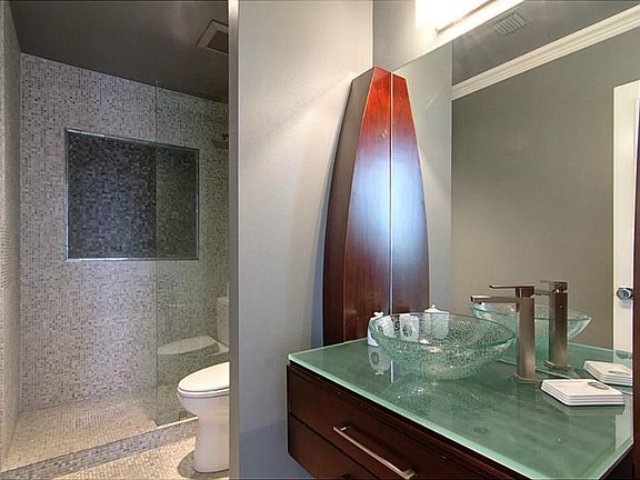 3rd image of 4950 Woodway Dr Penthouse 2